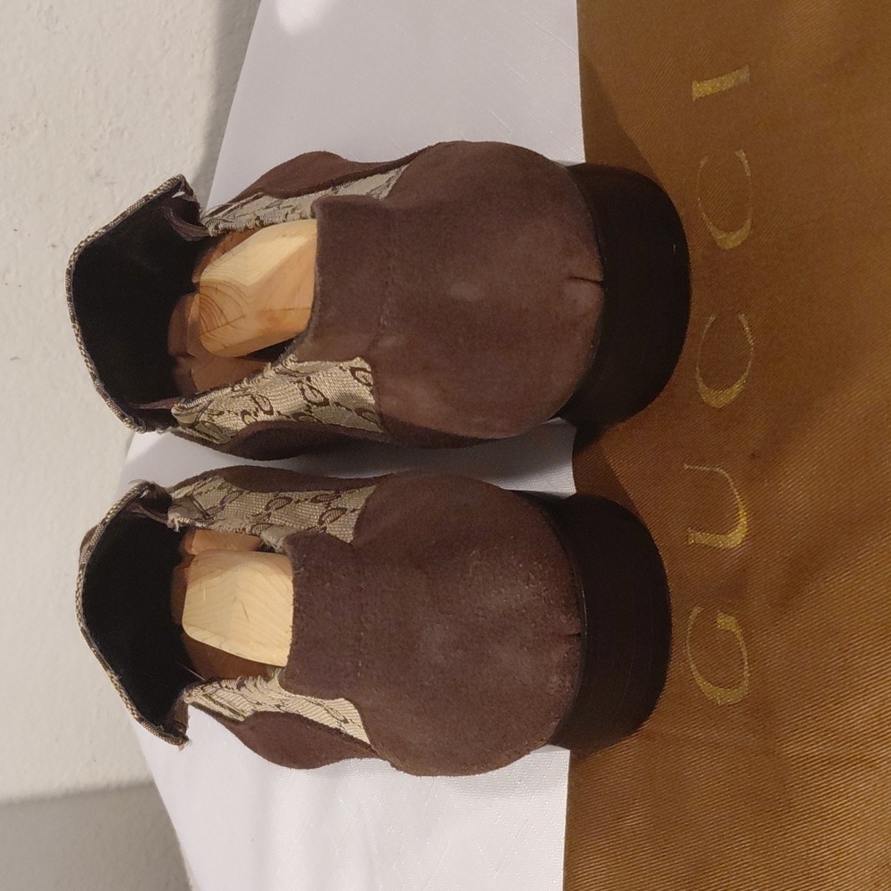 Gucci Men’s Beige GG Canvas Slip-On Loafers - Picture 4 of 5